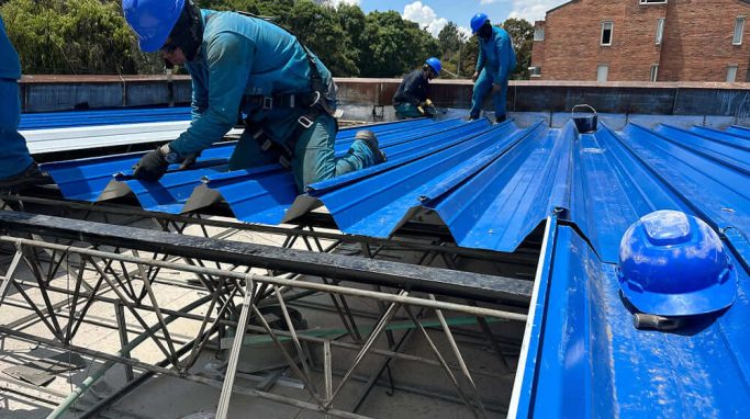 galeria-instalacion-de-cubiertas-industriales-02